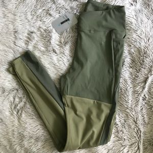 Gymshark x Nikki B collection- dynamic leggings